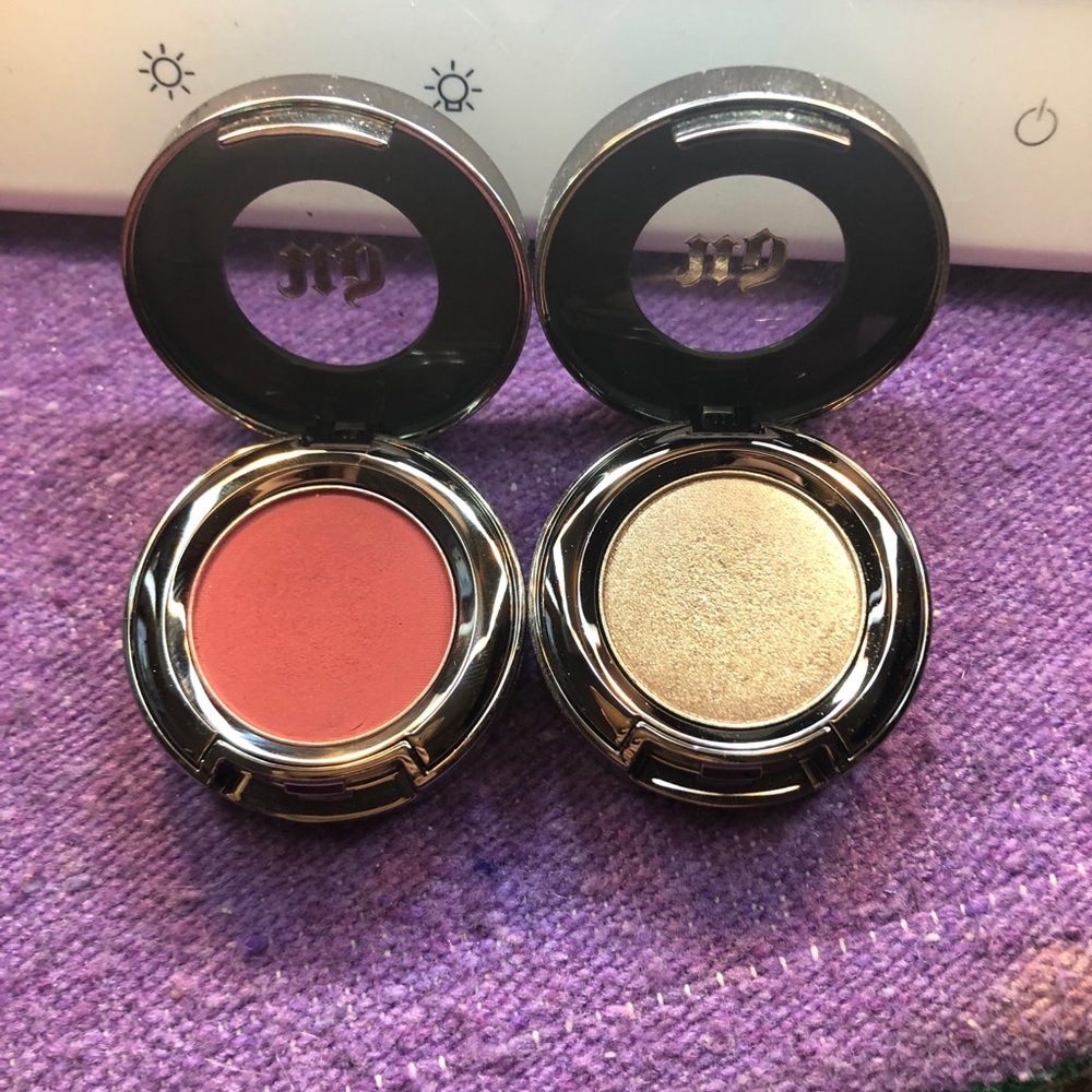 2 never used Urban Decay Eyeshadows